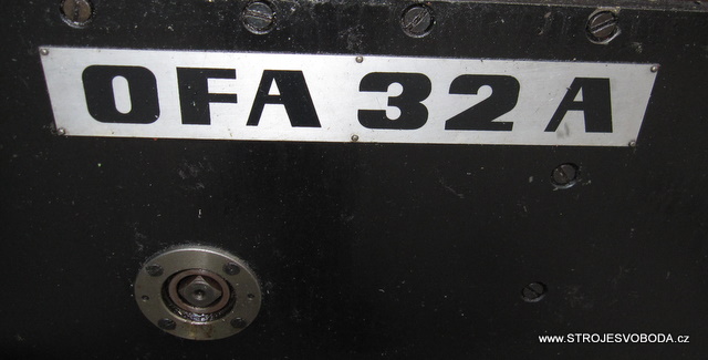 Frézka odvalovací na čelní ozubení OFA 32 A (OFA32A 26.1.2012 13-56-23.JPG)